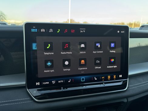 New 2026 Volkswagen Tiguan SE image 14