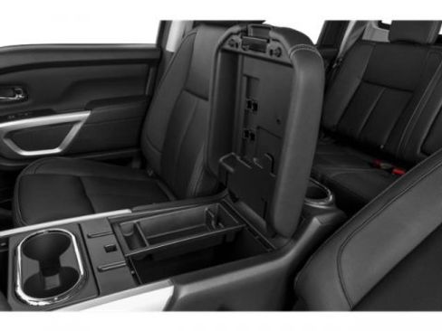 Used 2021 Nissan Titan SL w/ Moonroof Package image 17
