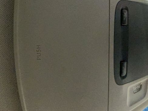 Used 2018 Toyota Camry SE image 17