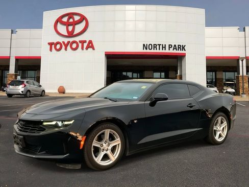 Used 2019 Chevrolet Camaro LT image 1