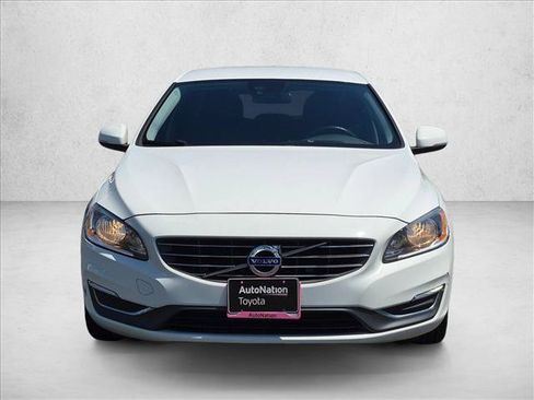Used 2014 Volvo S60 T5 FWD image 2