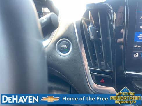 Used 2023 Chevrolet Traverse LT FWD image 17