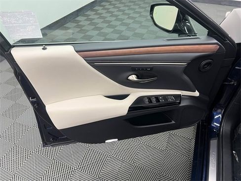 Certified 2023 Lexus ES 350 w/ Premium Package image 9