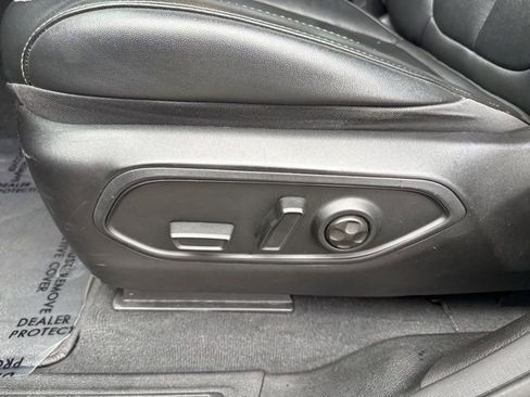 Used 2022 Jeep Grand Cherokee L Limited image 24