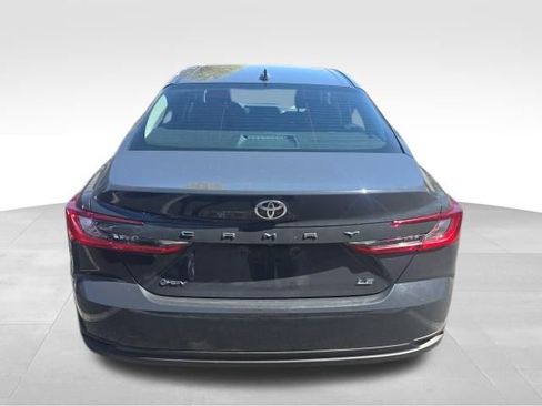 Used 2025 Toyota Camry LE image 4