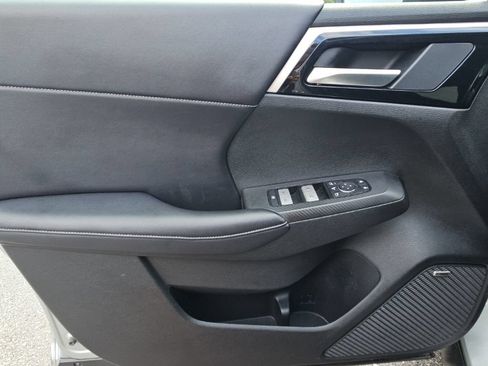 Used 2025 Mitsubishi Outlander SE AWD/4WD image 24