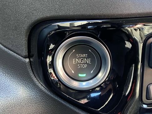 New 2025 GMC Sierra 1500 Elevation image 24