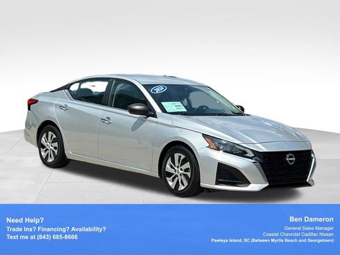Used 2024 Nissan Altima 2.5 S FWD image 3