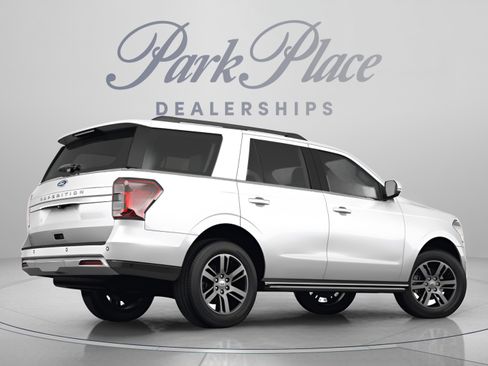 Used 2023 Ford Expedition XLT RWD image 5