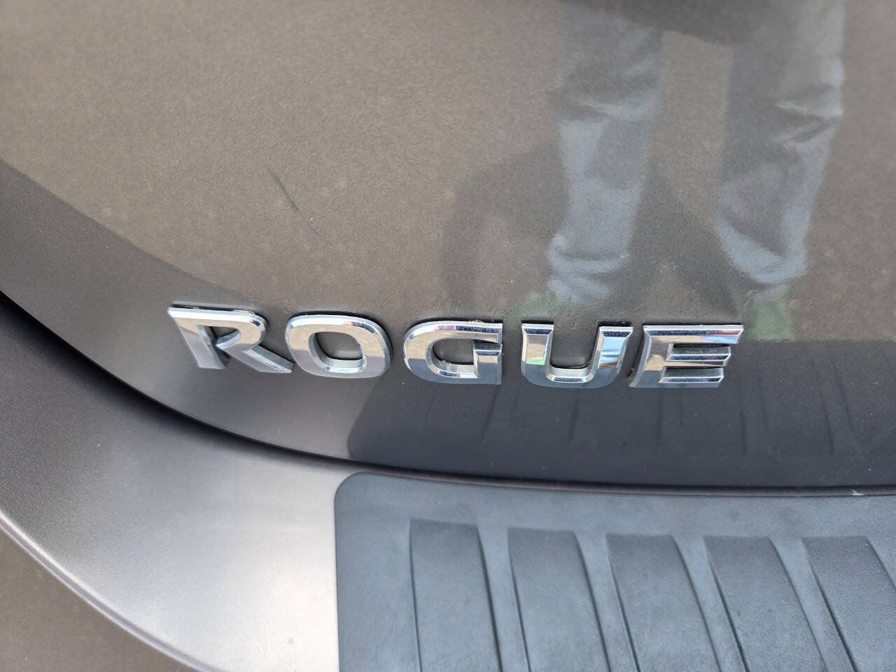 Used 2015 Nissan Rogue S w/ Convenience Package FWD image 11