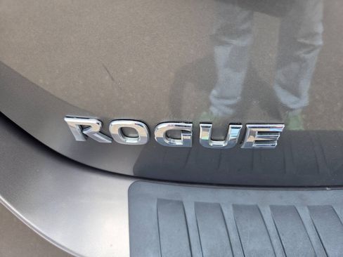 Used 2015 Nissan Rogue S w/ Convenience Package FWD image 11