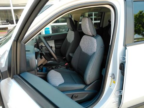 Used 2025 Ford Maverick XLT w/ XLT Luxury Package FWD image 17