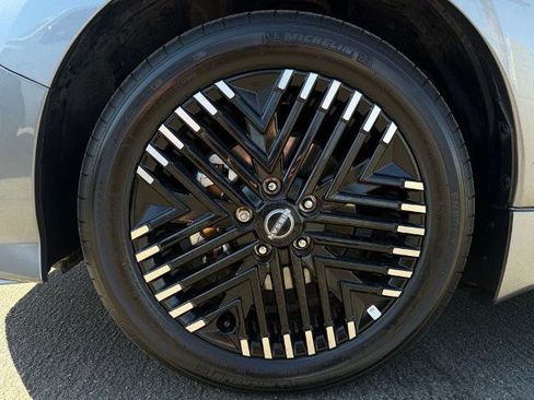 Certified 2025 Nissan Leaf SV Plus image 9