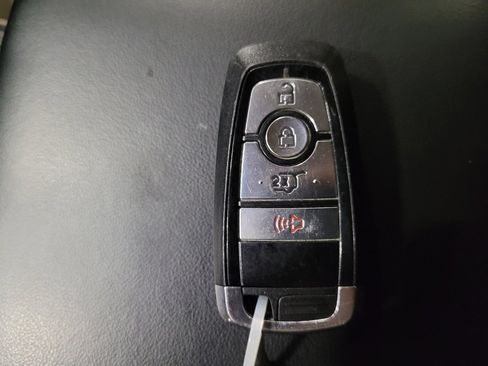 Used 2020 Ford Explorer XLT w/ Comfort Package image 32