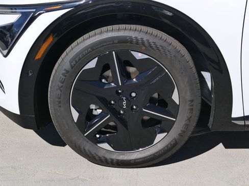 New 2025 Kia EV6 Wind image 8