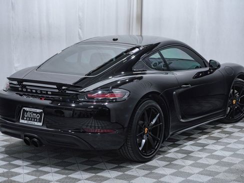 Used 2017 Porsche 718 Cayman S image 11