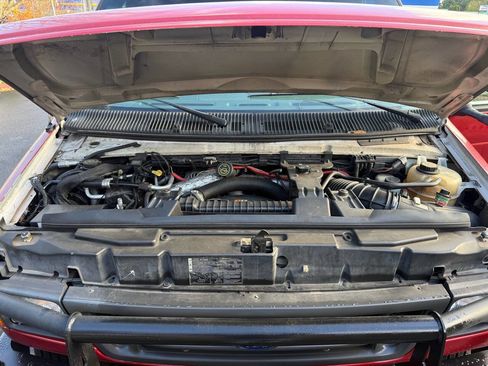 Used 2005 Ford E-350 and Econoline 350 Extended Super Duty image 16