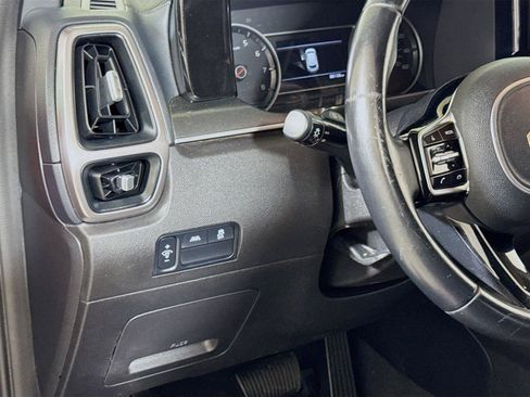 Used 2022 Kia Sorento S FWD image 8