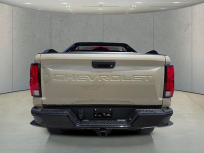 Used 2024 Chevrolet Colorado Z71 w/ Z71 Convenience Package 2