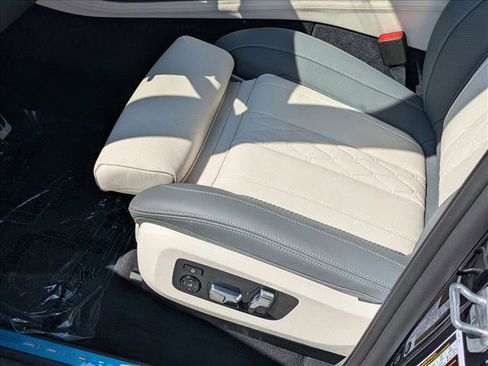 New 2026 BMW ALPINA XB7 image 4