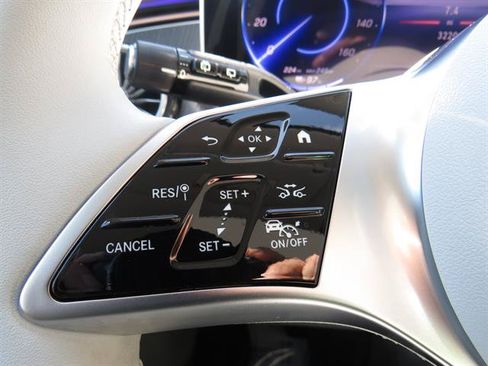 Certified 2023 Mercedes-Benz EQE 350+ 4MATIC SUV w/ Exclusive Trim Package image 22