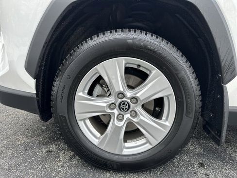 Used 2020 Toyota RAV4 XLE image 27