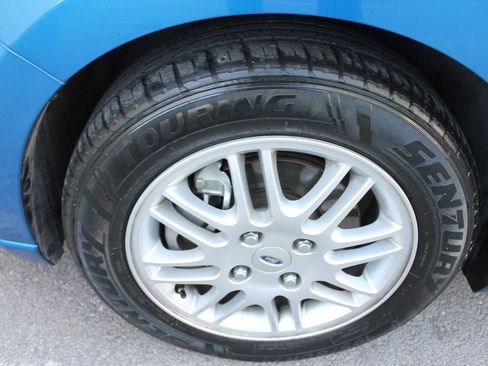 Used 2010 Ford Focus SE FWD image 10