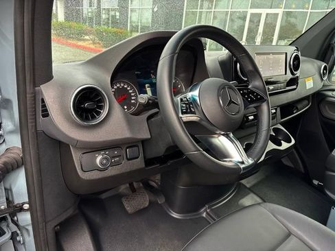 Used 2025 Mercedes-Benz Sprinter 2500 image 37