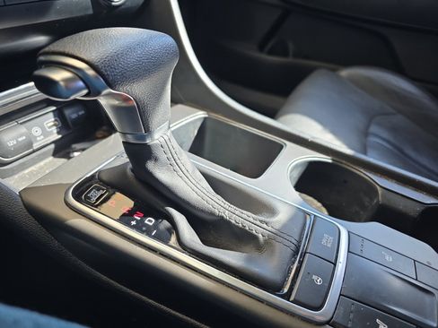 Used 2020 Kia Optima SE image 18