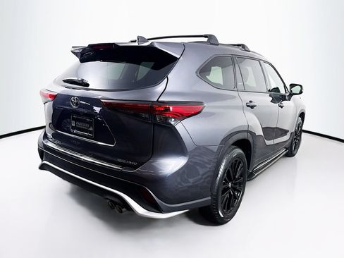 Used 2023 Toyota Highlander XSE AWD/4WD image 7