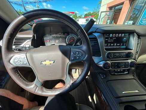 Used 2019 Chevrolet Tahoe Premier AWD/4WD image 13