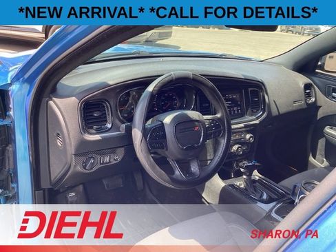 Used 2018 Dodge Charger SXT w/ Blacktop Package RWD image 10