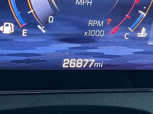 Used 2025 Chevrolet Traverse LT image 23