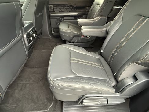 Used 2024 Ford Expedition Max Platinum image 17