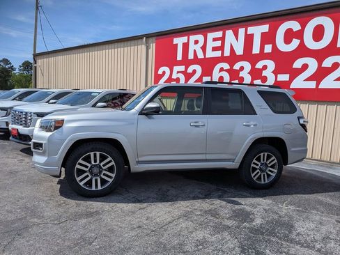 Used 2024 Toyota 4Runner TRD Sport RWD image 2