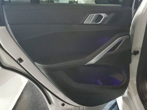 Used 2022 BMW X6 xDrive40i w/ M Sport Package image 19