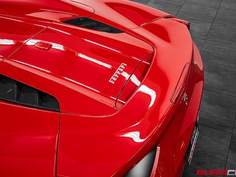 Used 2017 Ferrari 488 Spider *CARBON INTERIOR * IMMACULATE image 20