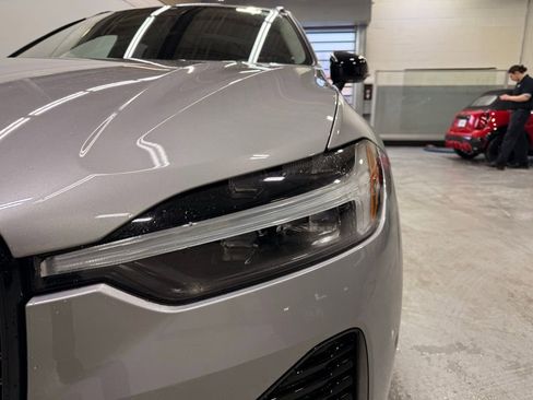 Used 2025 Volvo XC60 B5 Plus image 9