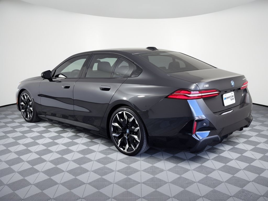 Used 2024 BMW i5 eDrive40i w/ M Sport Package RWD image 3