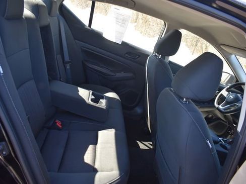 Used 2025 Nissan Altima 2.5 SV image 13