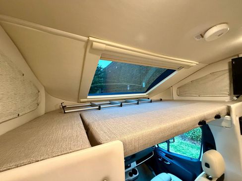 Used 2020 Mercedes-Benz Sprinter 3500 image 29