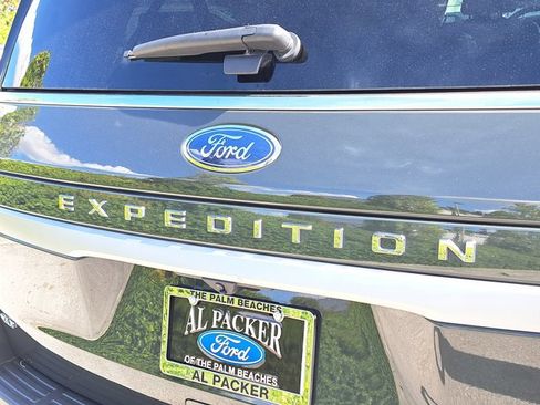 Certified 2023 Ford Expedition Max XLT image 8