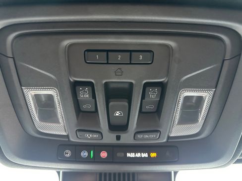 Used 2024 GMC Sierra 3500 Denali Ultimate AWD/4WD image 19