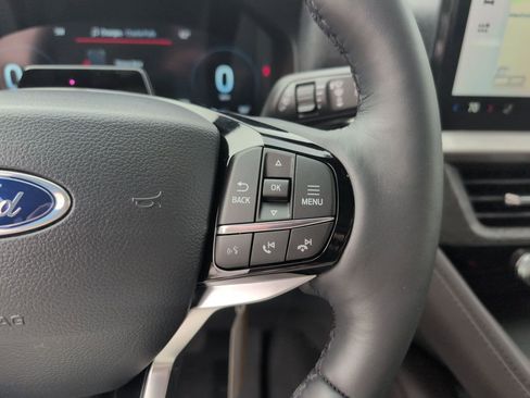 New 2026 Ford Explorer Platinum image 31