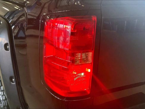 Used 2018 Chevrolet Silverado 1500 LT w/ Texas Edition image 24