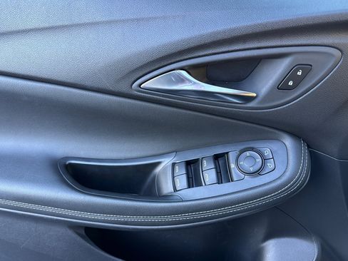 Used 2024 Buick Encore GX Sport Touring image 12