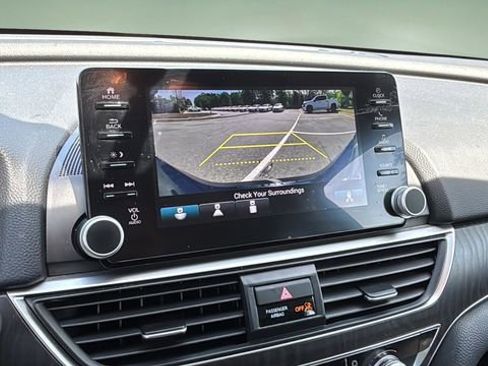 Used 2020 Honda Accord EX image 27
