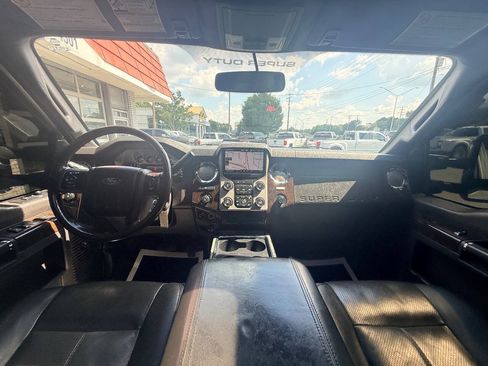 Used 2016 Ford F250 Platinum w/ FX4 Off-Road Package AWD/4WD image 34