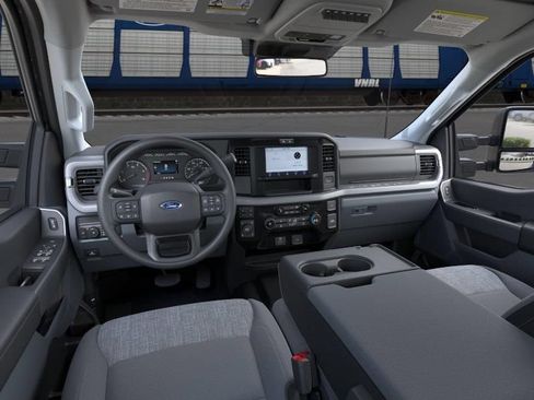 New 2026 Ford F250 XLT w/ FX4 Off-Road Package AWD/4WD image 9