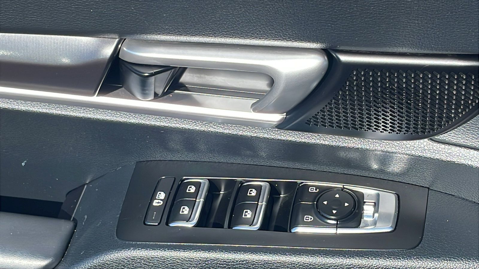 Used 2025 Kia Telluride S AWD/4WD image 16